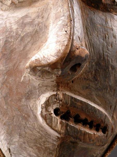 Pende mbangu sickness mask