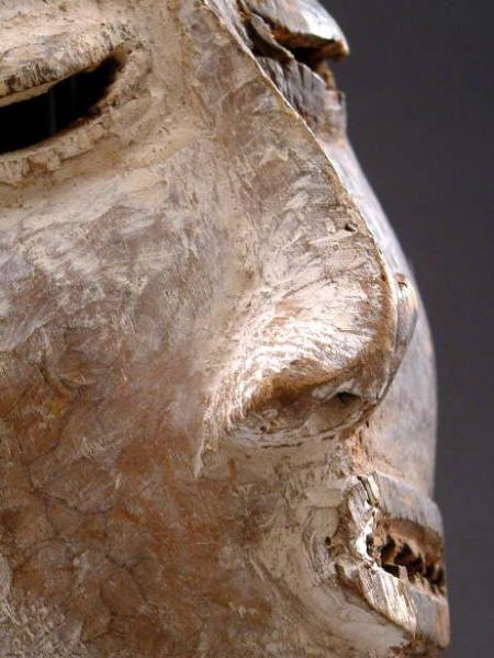 Pende mbangu sickness mask